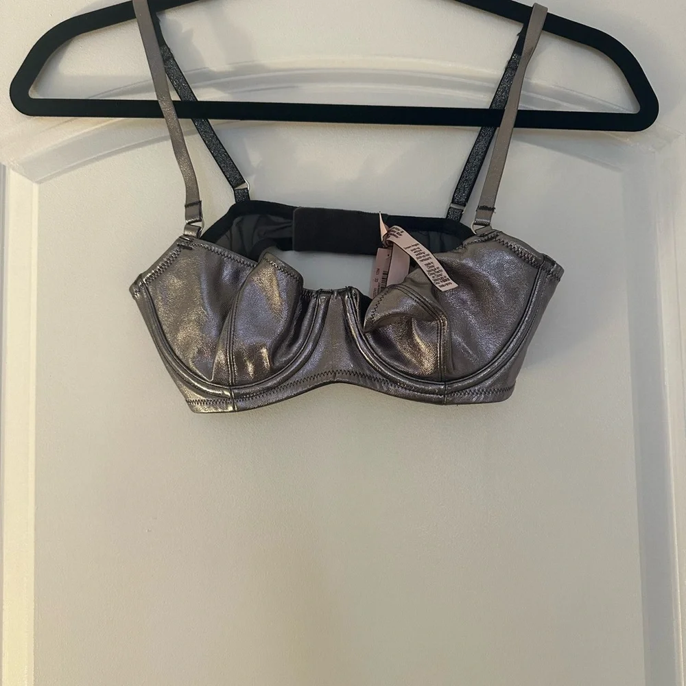 Victoria’s Secret Metallic Silver Bra - Size 32B, Brand New - Picture 2 of 4